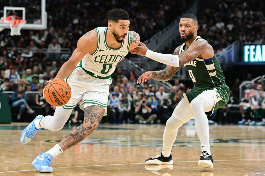 Tatum leads Celtics over Bucks, Curry’s Warriors silence Thunders