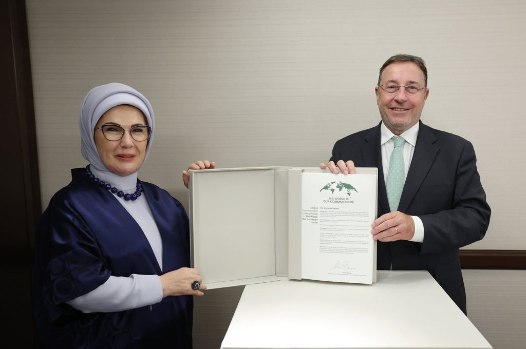 Emine Erdoğan meets UNDP director to discuss global waste solutions