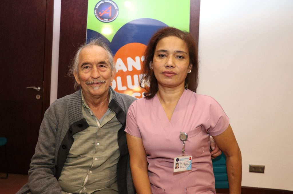 Couple’s dialysis love story ends with plea for organ donations