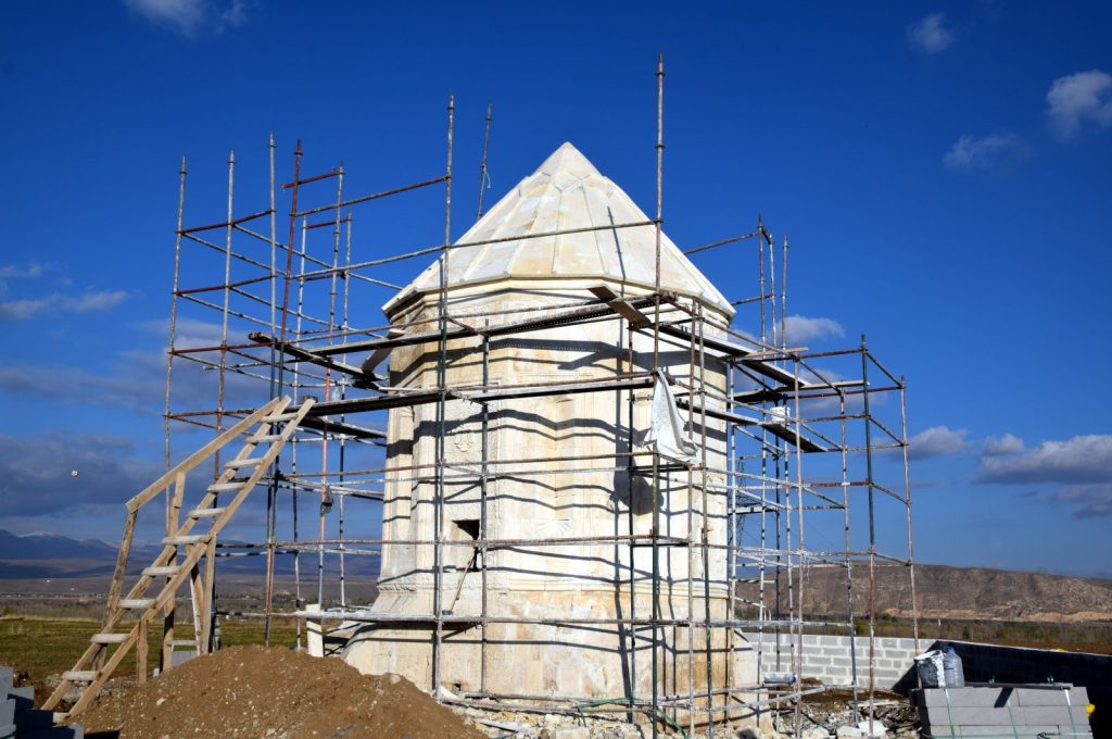 Türkiye’s 600-year-old tomb in Erciş nears restoration completion