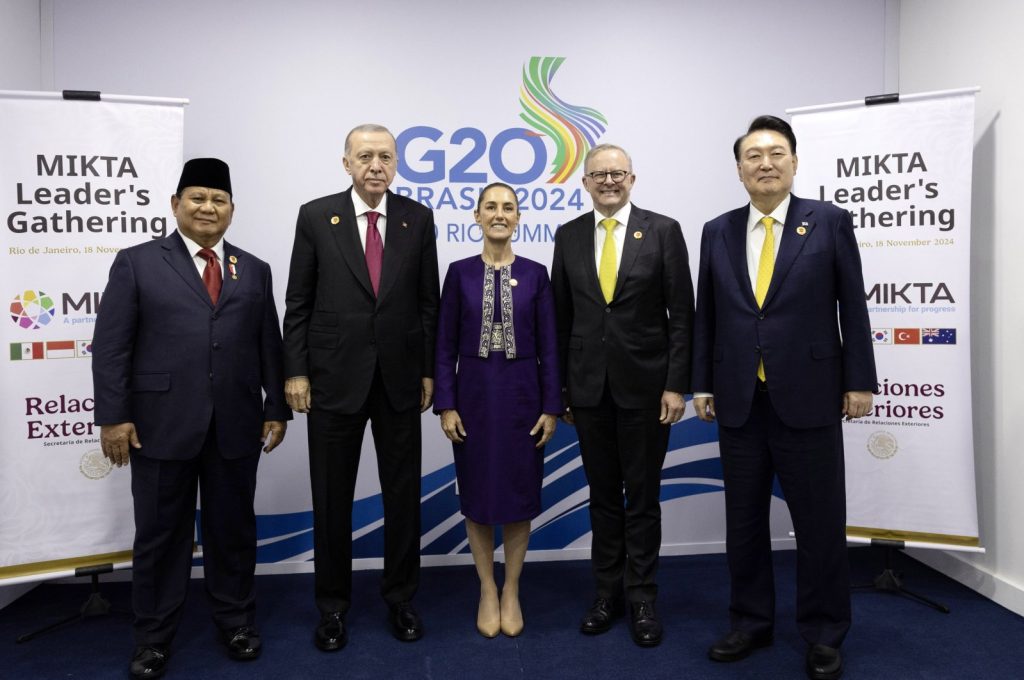 President Erdoğan courts Asian, MIKTA leaders at G-20