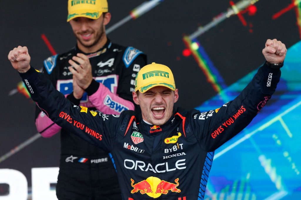 Verstappen poised to clinch 4th F1 gold as Norris hangs by thread