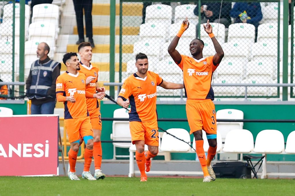 Başakşehir host Petrocub in search of elusive Conference League win