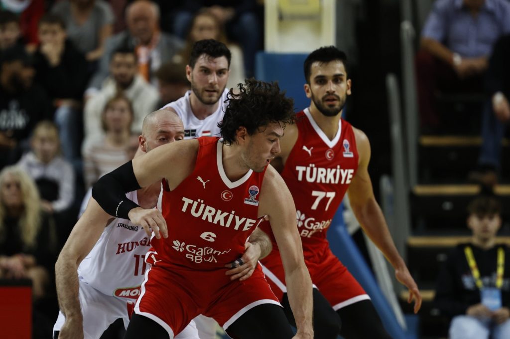 Türkiye seal EuroBasket 2025 berth with 81-76 victory over Hungary