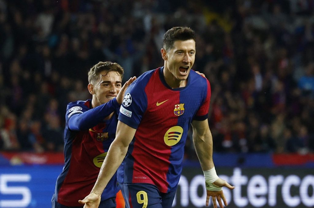 Lewandowski hits Champions League century mark as Barca beat Brest