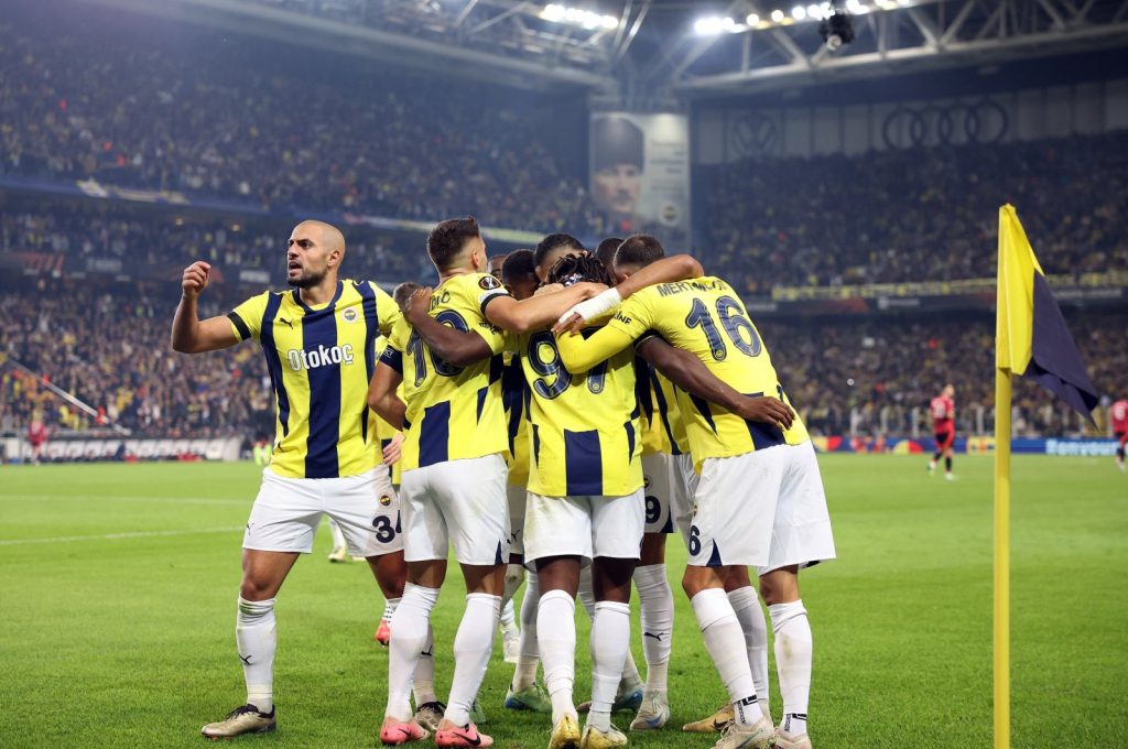 Fenerbahçe aim for Europa League bounce back against Slavia Prague