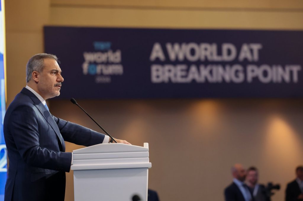 Turkish FM holds talks with regional actors as Syria crisis heats up