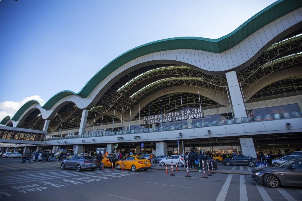 Suspect caught at Istanbul airport with drugs in his stomach