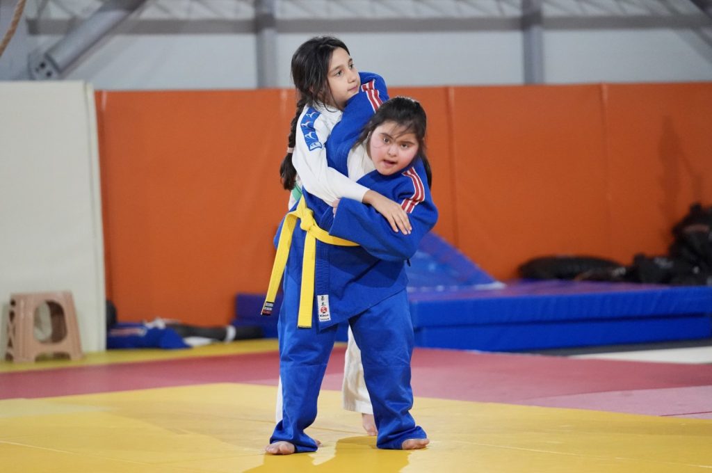 Türkiye’s Melisa Özcan shrugs off Down syndrome to dominate in judo