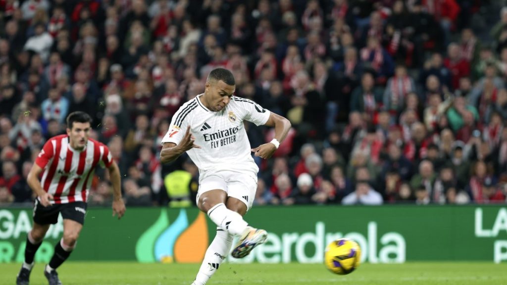 Mbappe misses penalty as Real Madrid drop ball in title race