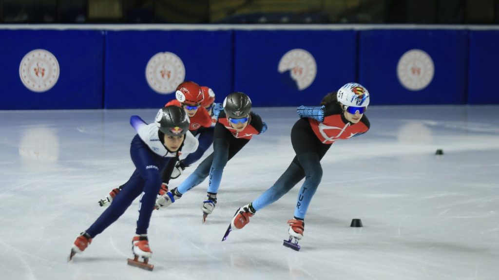 Türkiye’s ice skaters glide toward 2026 Winter Olympic ticket