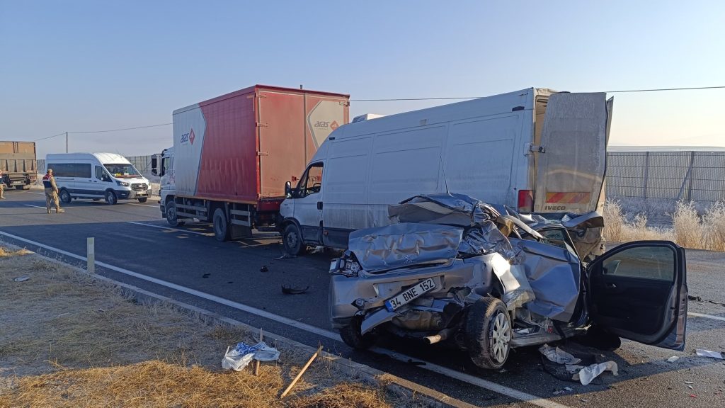 Multiple accidents occur due to icy roads in eastern Türkiye