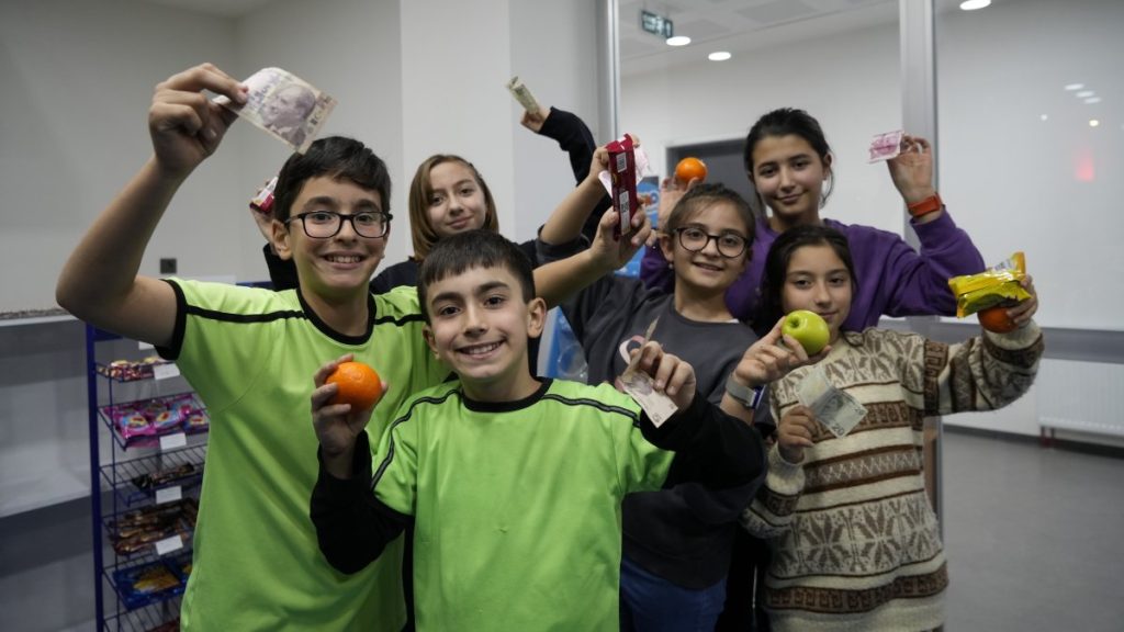 Turkish students run their own canteen for values of trust