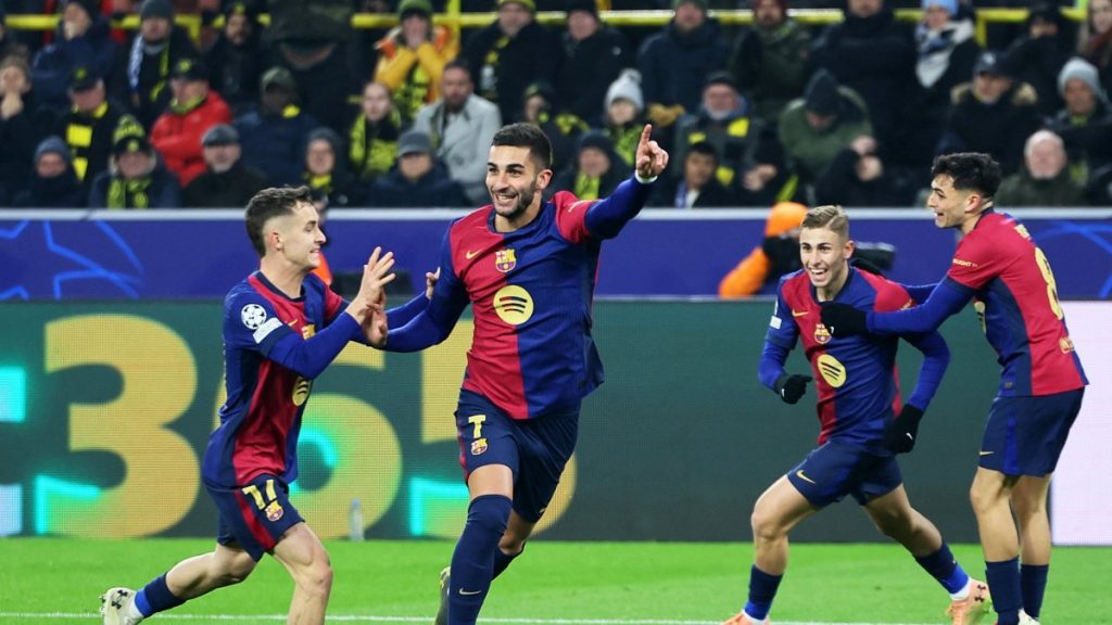 Barcelona beat Dortmund to punch Champions League knockout ticket