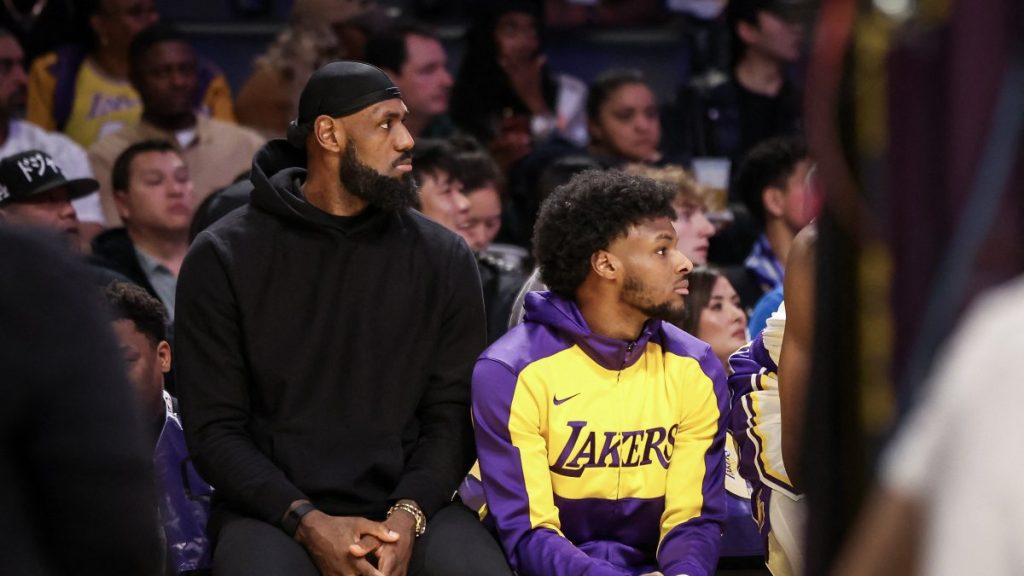 Injured LeBron takes step back as Lakers await Timberwolves clash