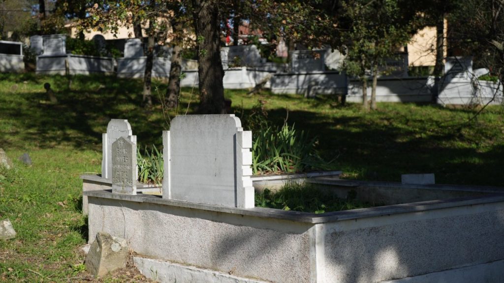 Major increase in Istanbul cemetery fees announced for 2025