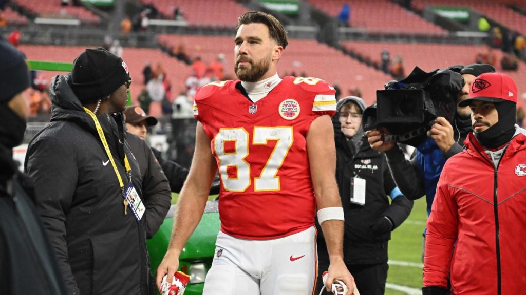 Chief’s Travis Kelce wows stands with Taylor Swift-inspired gesture