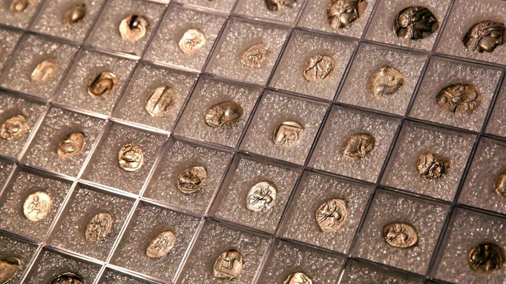 Greece returns 1,000 stolen ancient coins to Türkiye in historic deal