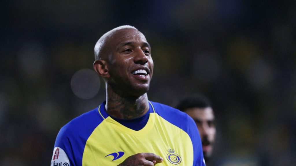 Fenerbahçe set stage with Brazilian forward Talisca transfer coup