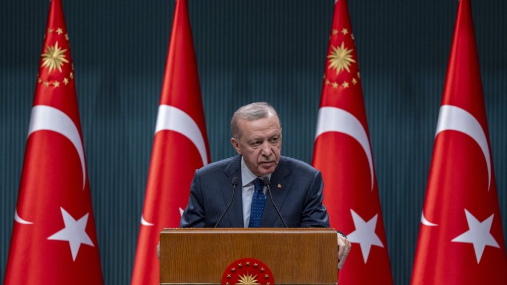 PKK/YPG to disband themselves or face destruction: Erdoğan