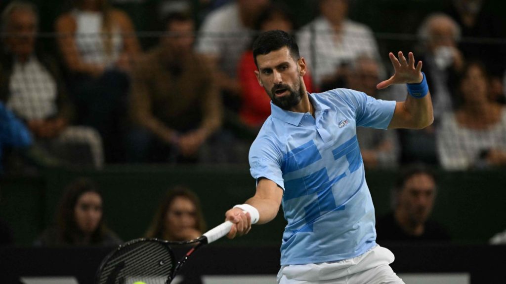 Djokovic pursues Grand Slam while Swiatek faces cloudy comeback