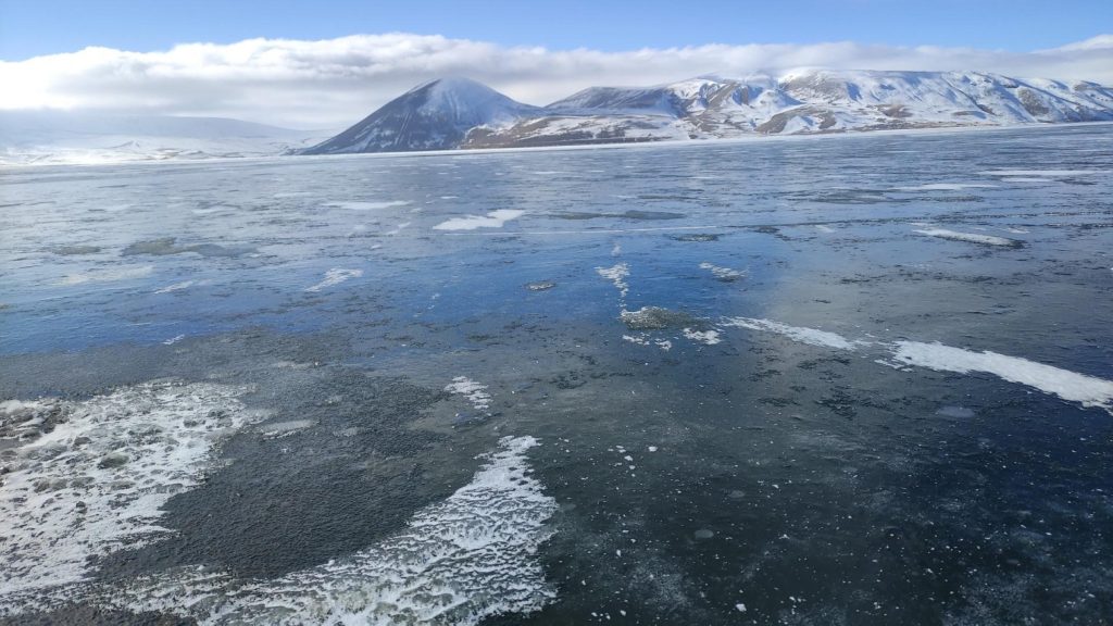 Türkiye’s Balık Lake in Ağrı freezes into a winter wonderland