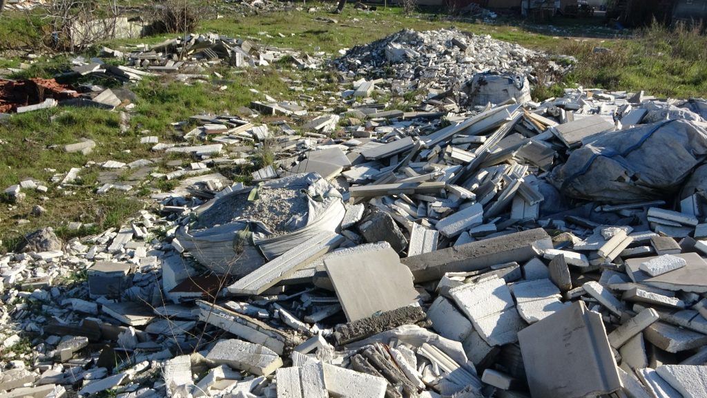 Istanbul’s Tuzla residents face growing health risks from debris