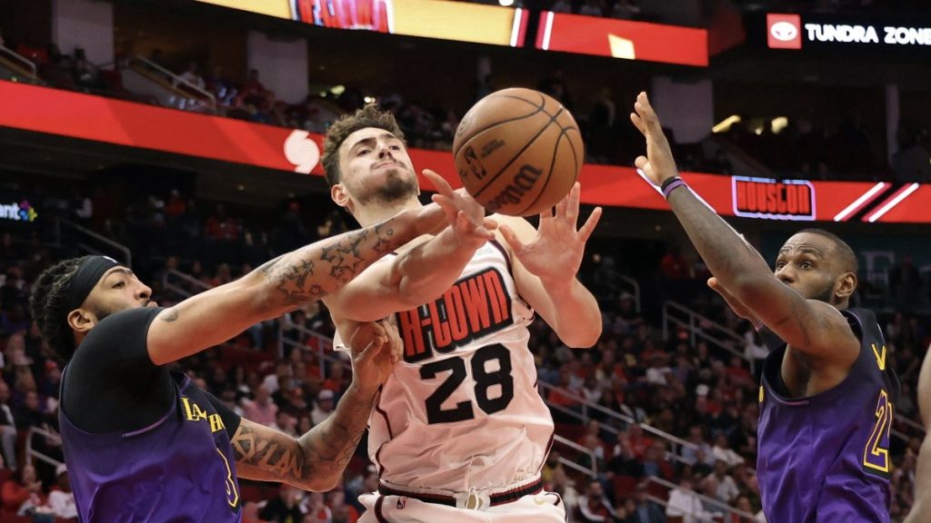 Şengün shines as Rockets hold NBA fort in narrow win over Lakers