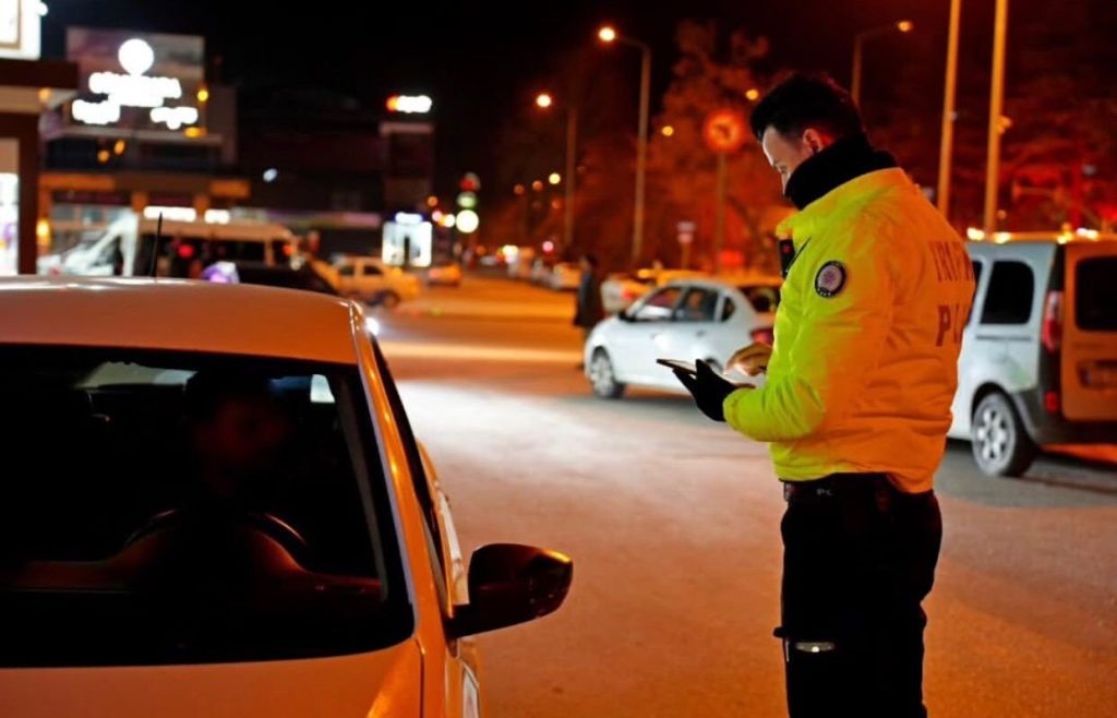 Türkiye enforces traffic rules, fines 71,000 drivers in 2024