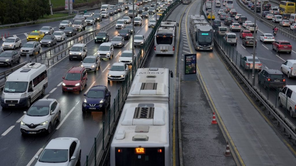 35% hike in Istanbul’s public transport fares shocks commuters