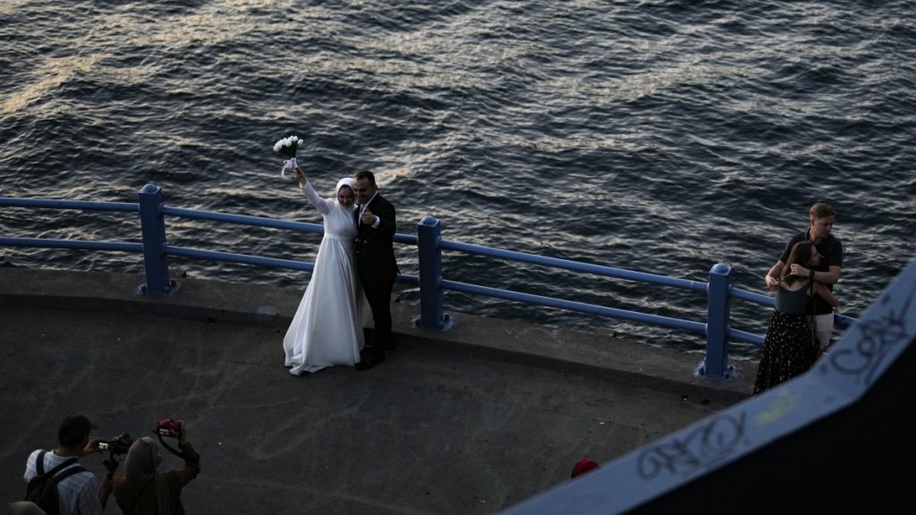Over 17,000 Turkish couples apply for interest-free marriage loans