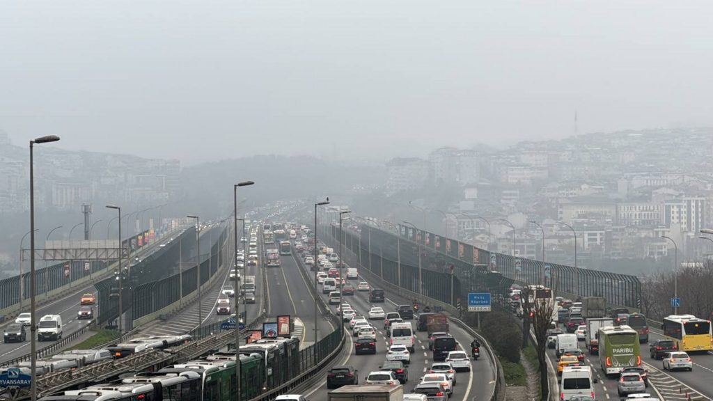 Istanbul’s traffic crisis impacts air quality, weather patterns