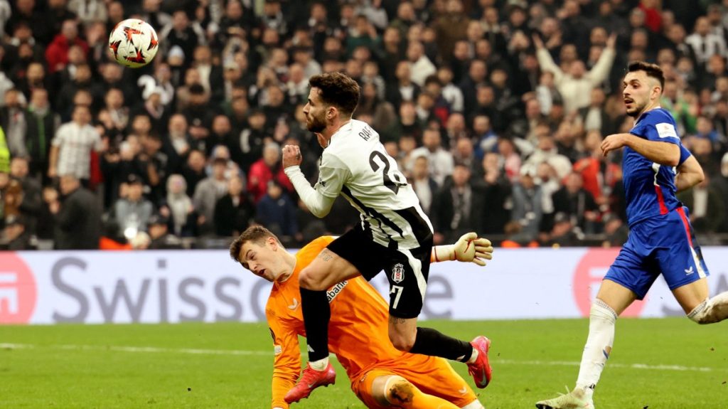 Beşiktaş targets Europa League playoffs with Twente clash