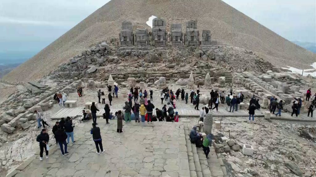 Türkiye’s Mount Nemrut sees tourist rise during Bayram holiday