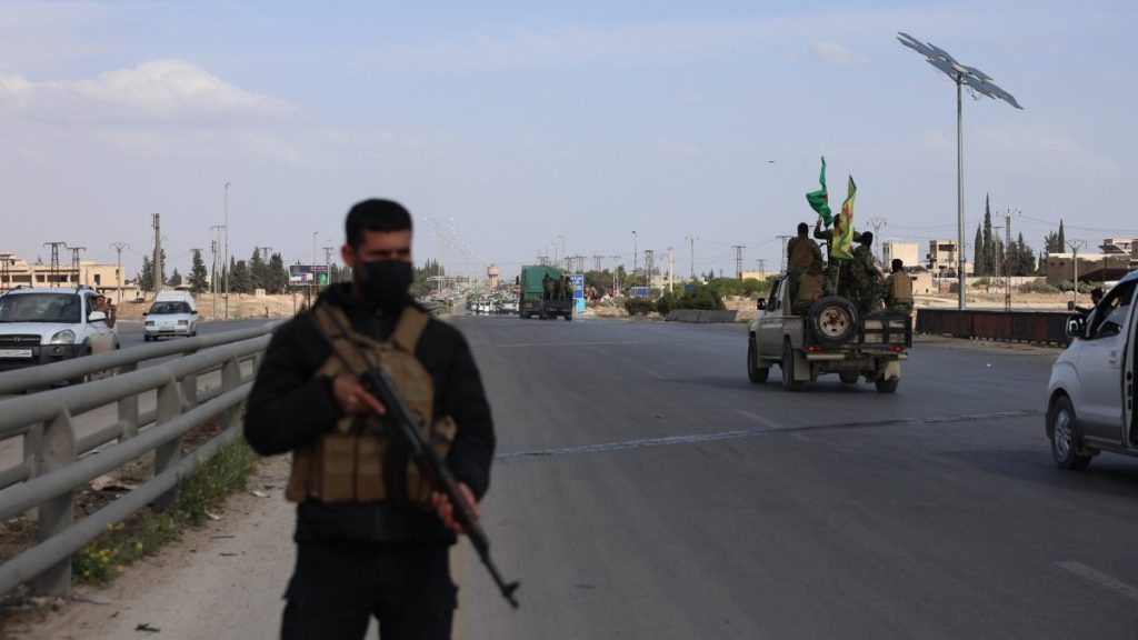 1st PKK/YPG convoy starts withdrawal from Syria’s Aleppo under deal