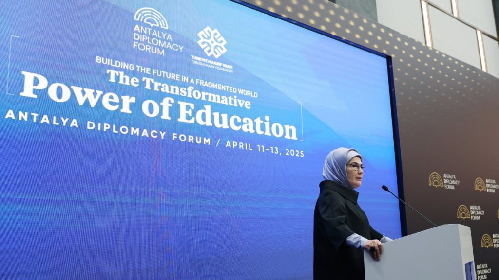 Emine Erdoğan addresses climate crisis, diplomacy, education at ADF