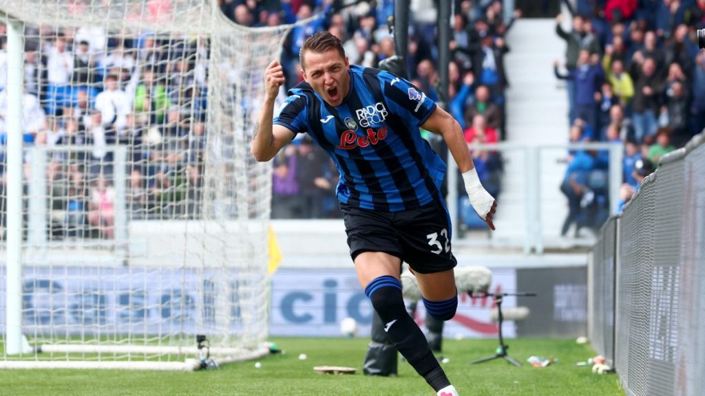 Atalanta humble high-flying Bologna to boost Champions League bid
