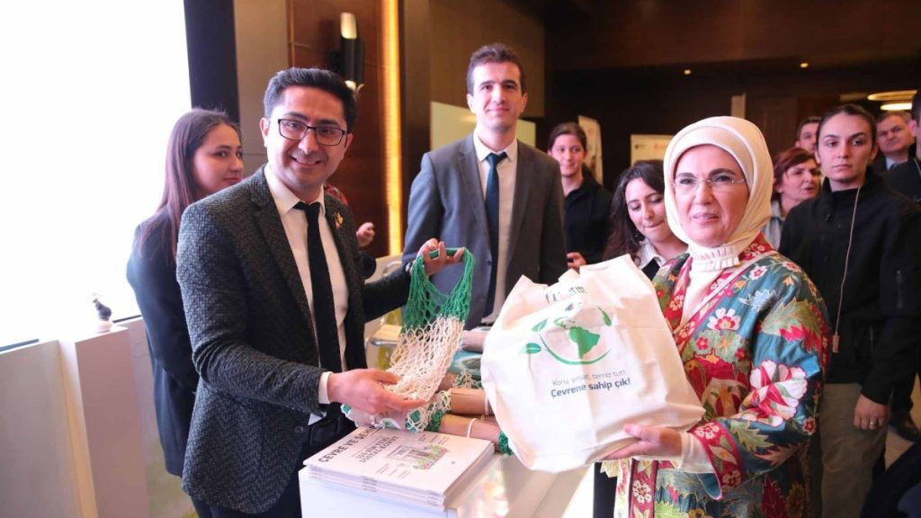 Emine Erdoğan’s support drives TOGEM-DER event for sustainability