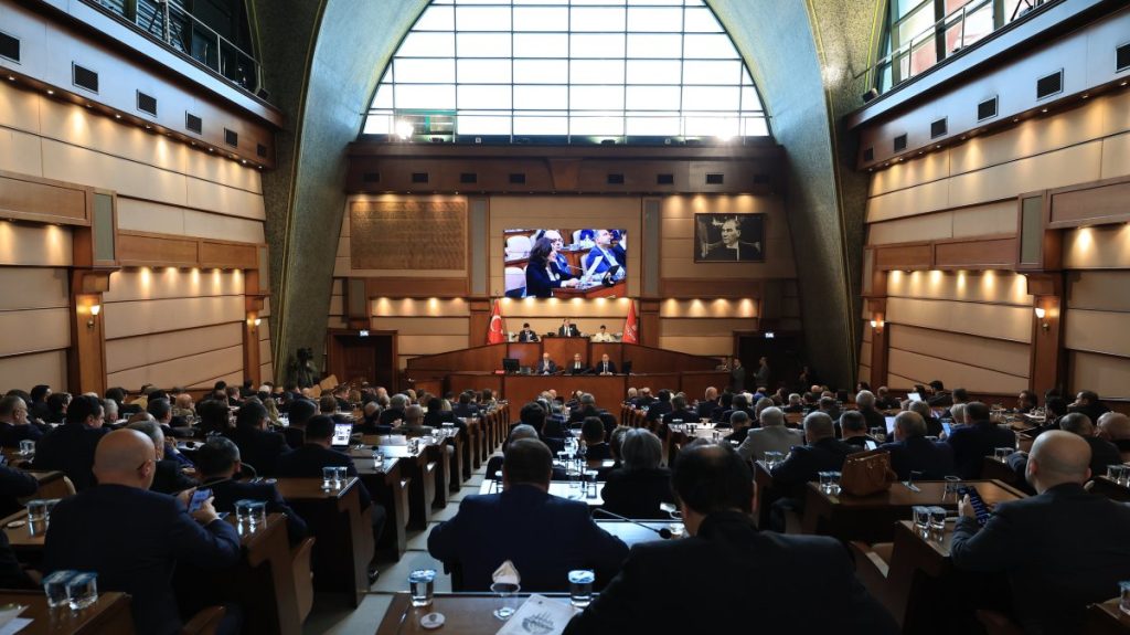 CHP stalls corruption probe in Istanbul municipality