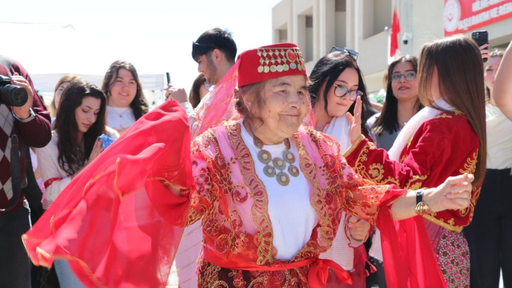 69-year-old woman in Türkiye celebrates 1st henna night in care home