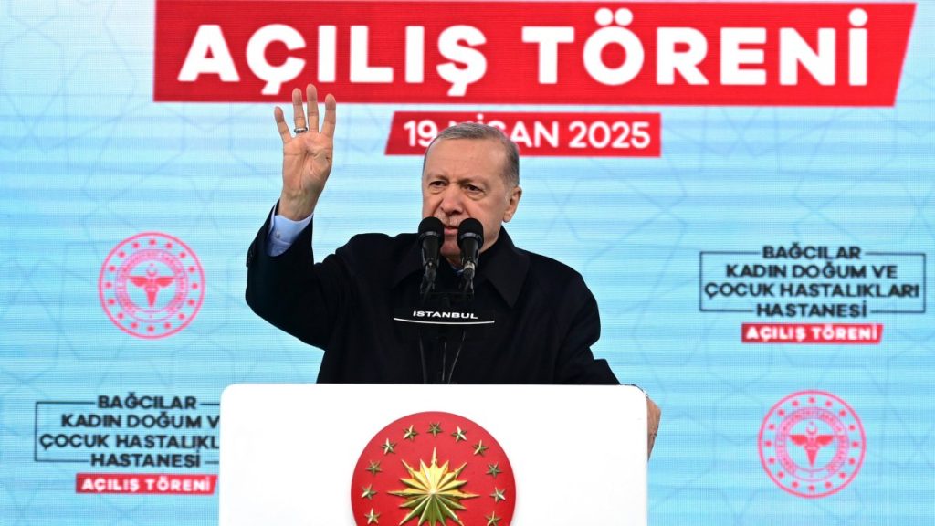 Erdoğan exposes opposition’s shortcomings, defends Türkiye’s future