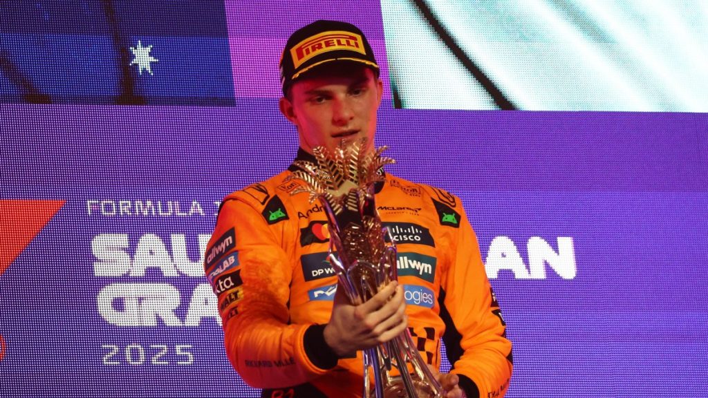 Piastri seizes Saudi Arabian GP moment after Verstappen penalty