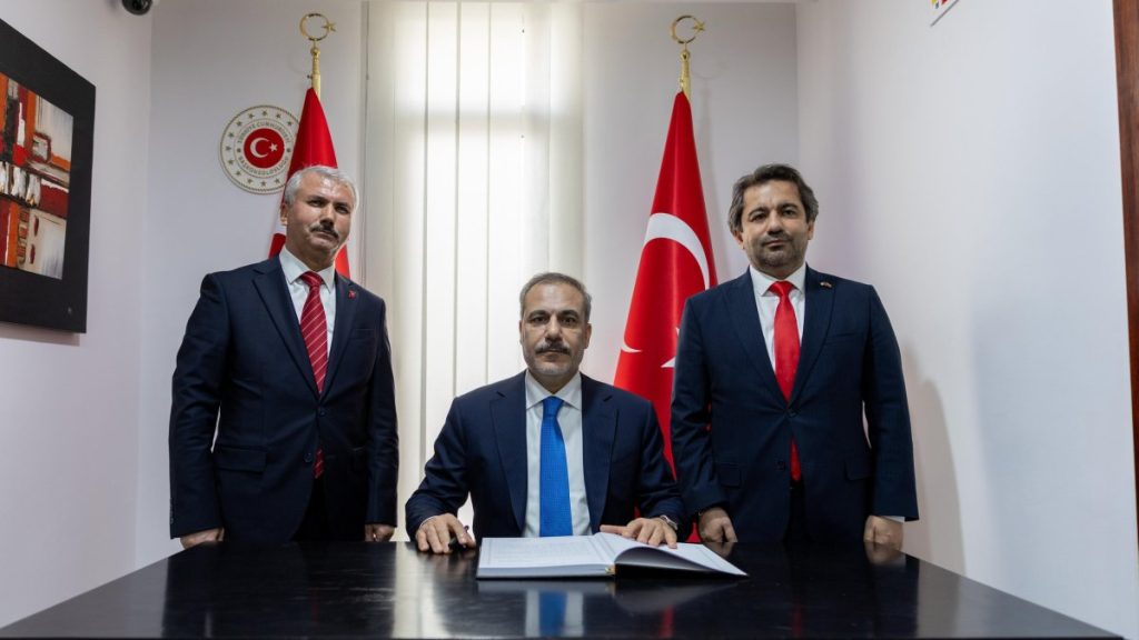 Turkish FM Fidan inaugurates consulate in northwest Algeria