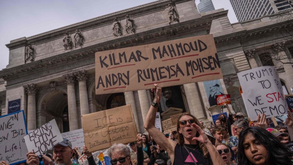 US lawmakers visiting Rümeysa Öztürk, Mahmoud Khalil demand their release