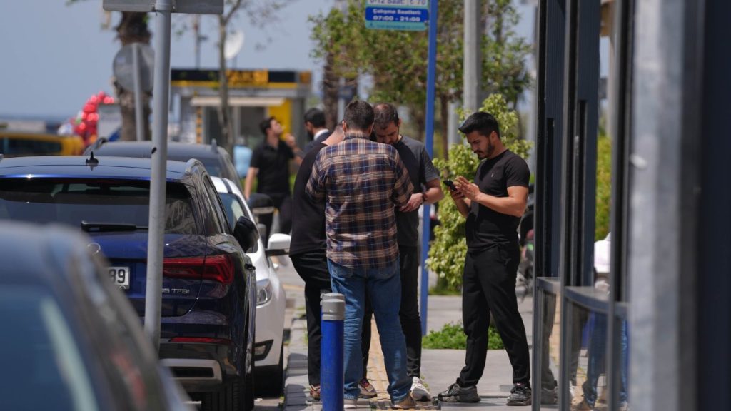 Powerful earthquake of 6.2 magnitude shakes Istanbul