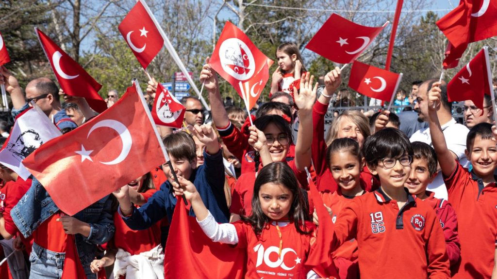 Türkiye marks April 23 with nationwide programs for children