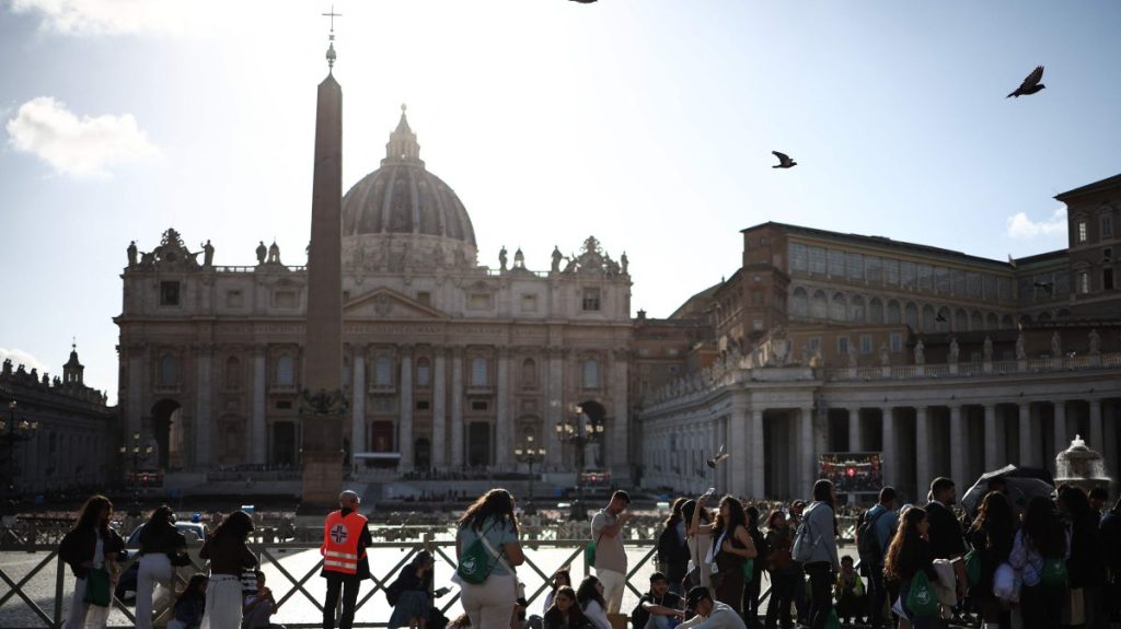 Parliament Speaker Kurtulmuş to attend Pope’s funeral at Vatican