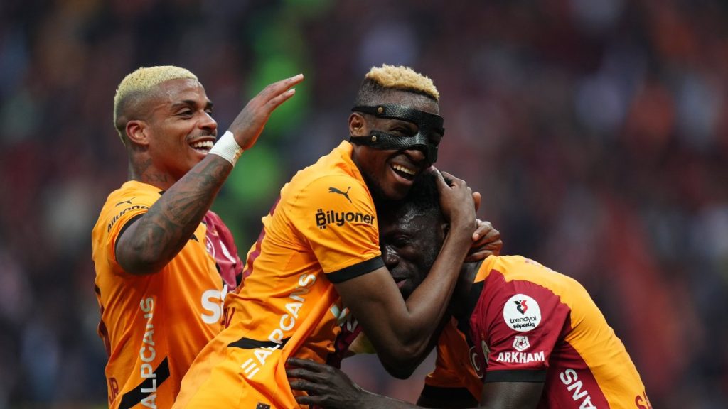 Galatasaray annihilate Sivasspor 4-1 to stretch Süper Lig lead