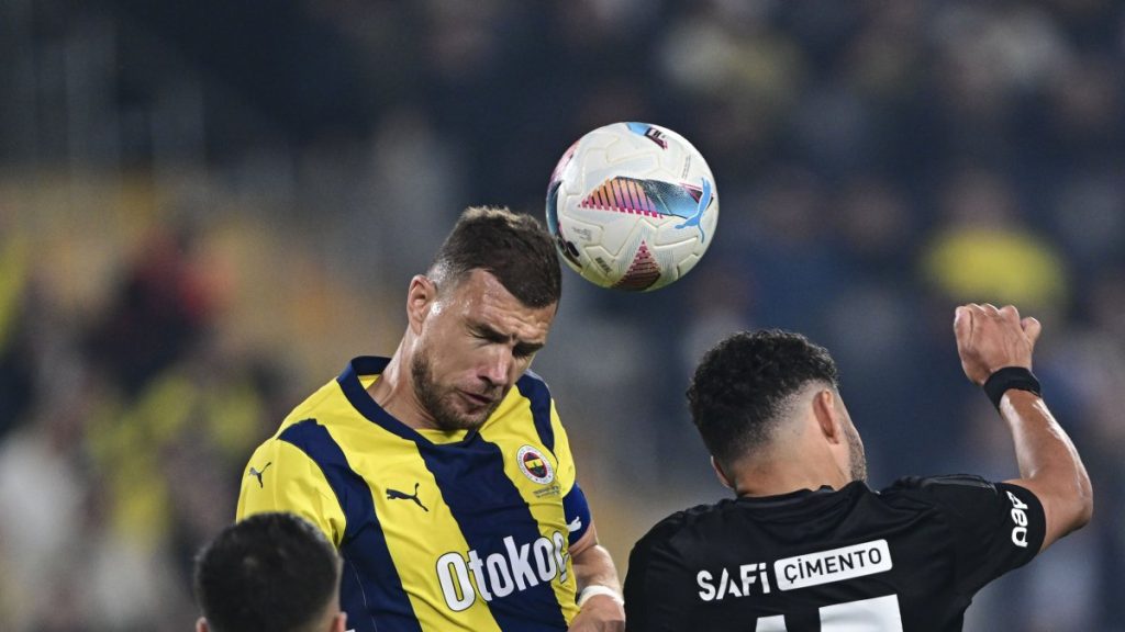 Fenerbahçe’s Süper Lig hopes go up in smoke after loss to Beşiktaş