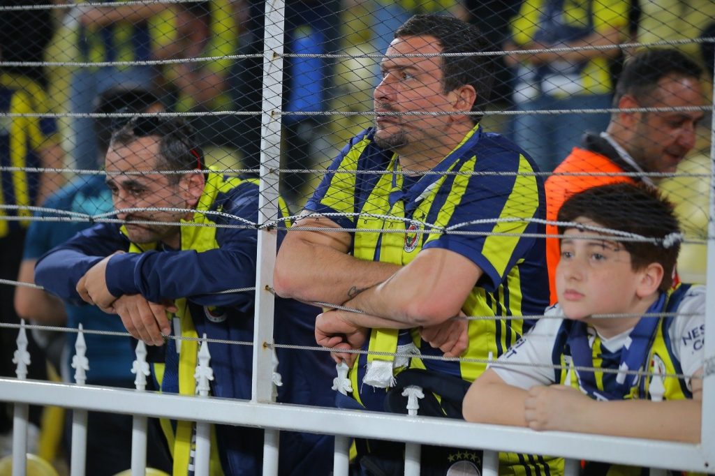 Emergency elections loom as Fenerbahçe fans demand Koç’s resignation
